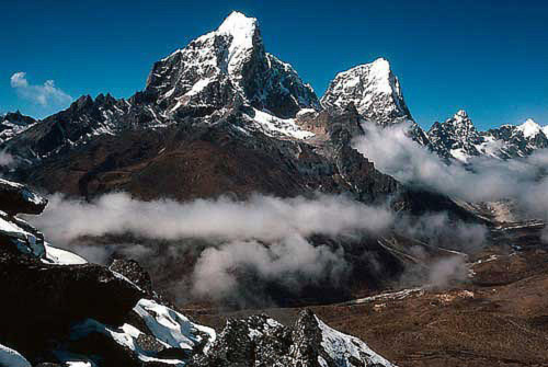 Peaks Tawesche & Cholatse in the Himalayas